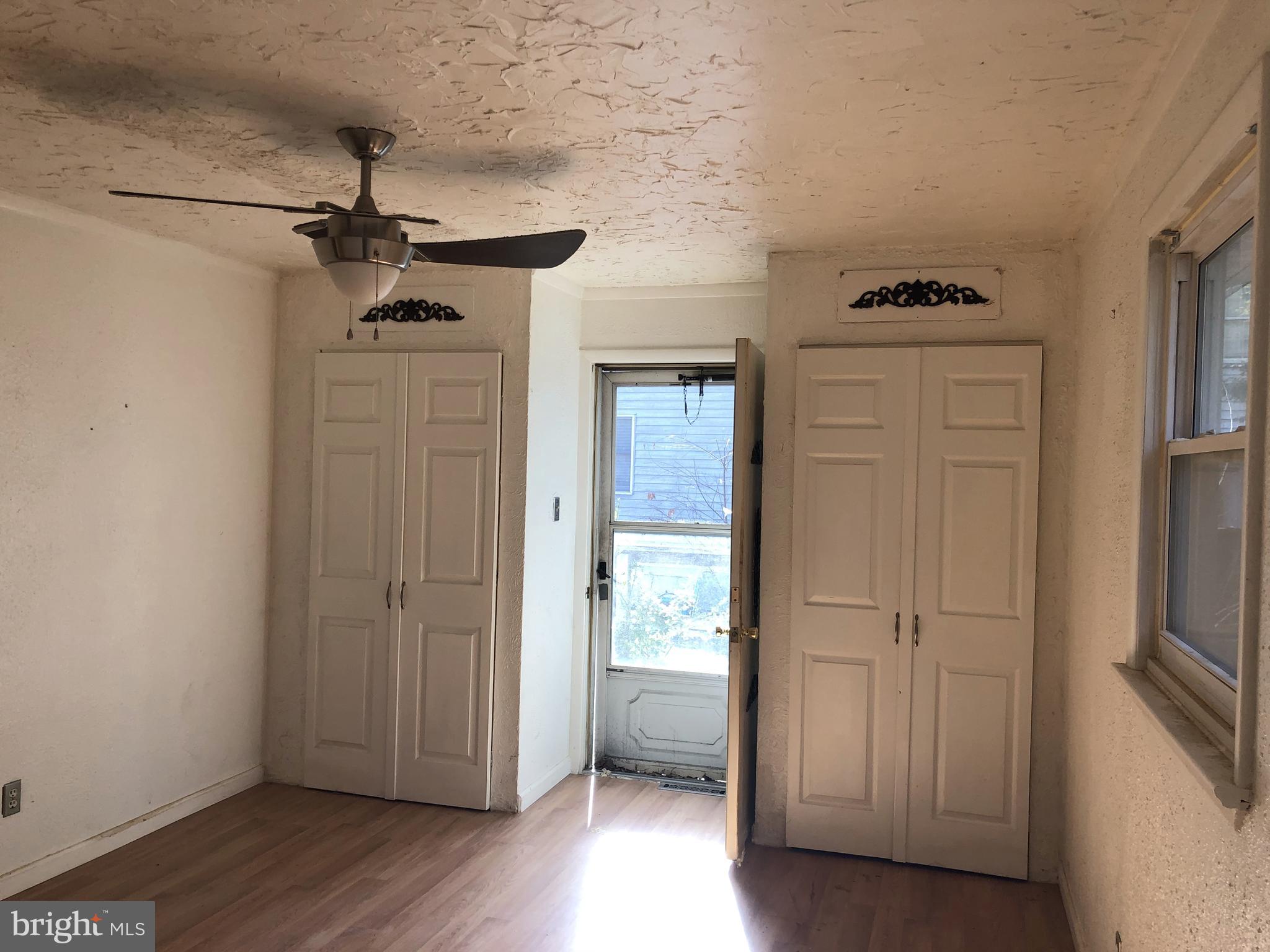 792 Stinchcomb Road Severna Park, MD 21146 - Photo 13 of 40 Master 1 on Left Side