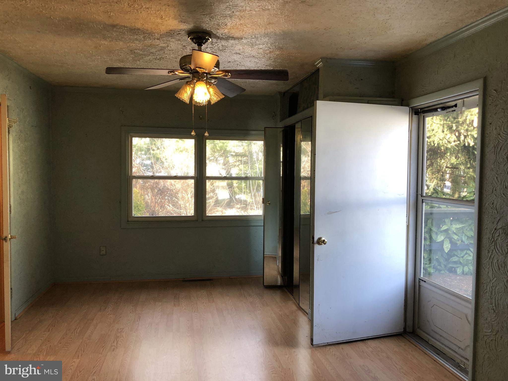 792 Stinchcomb Road Severna Park, MD 21146 - Photo 20 of 40 Master 2 on the Right Side