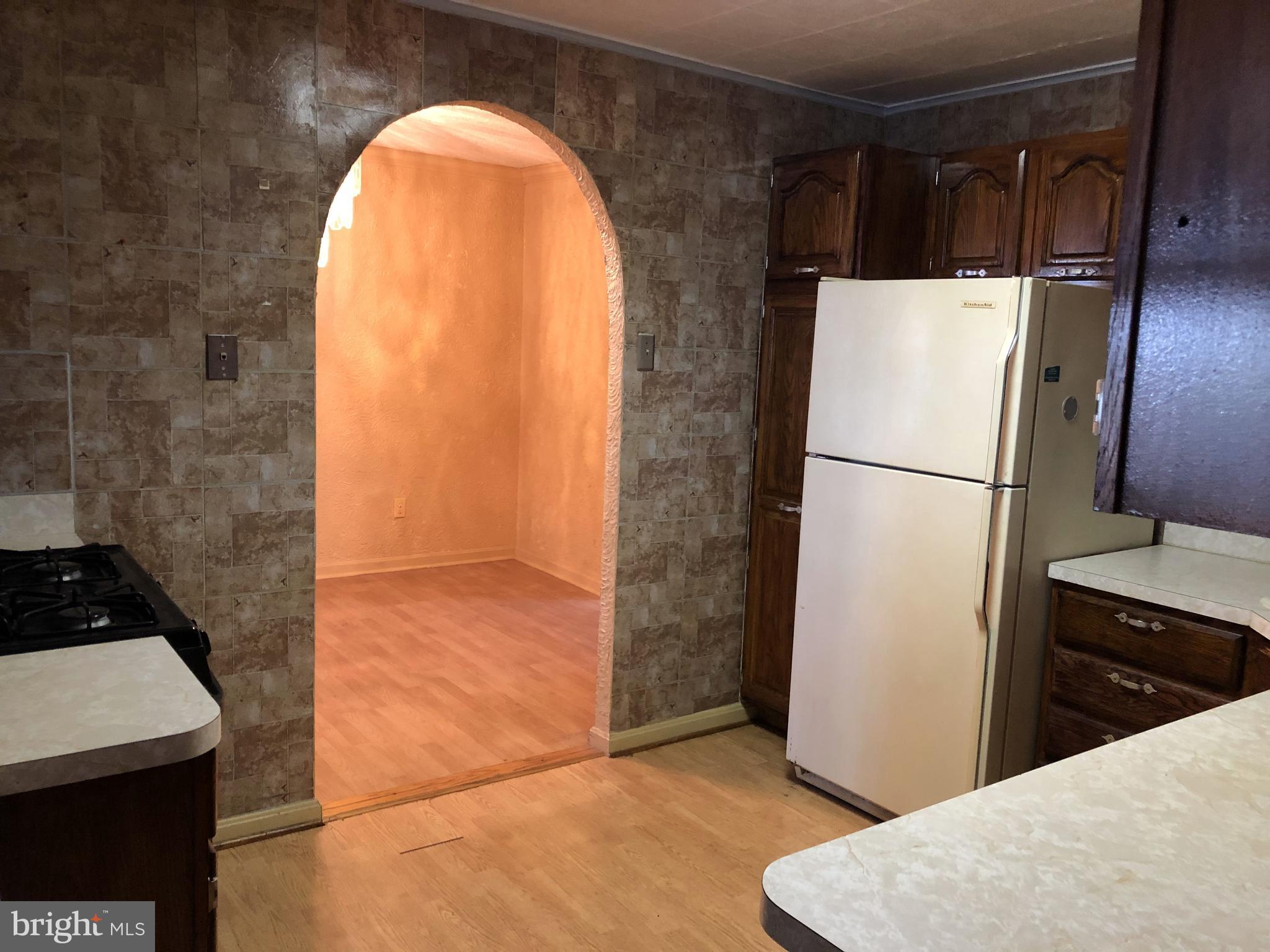 792 Stinchcomb Road Severna Park, MD 21146 - Photo 25 of 40 Dining Room to Kitchen