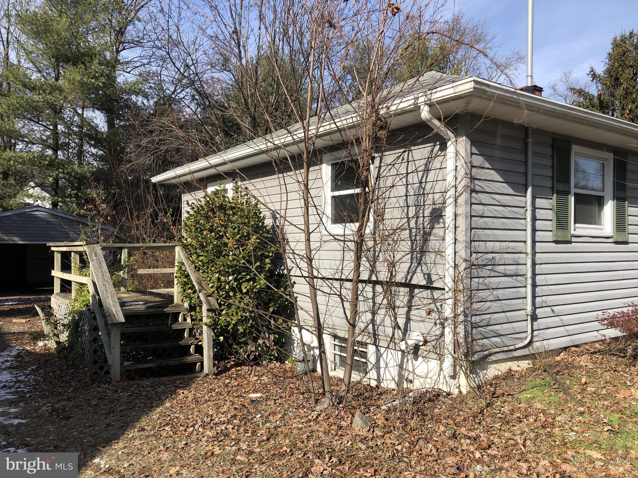 792 Stinchcomb Road Severna Park, MD 21146 - Photo 3 of 40 Front left master 1 deck