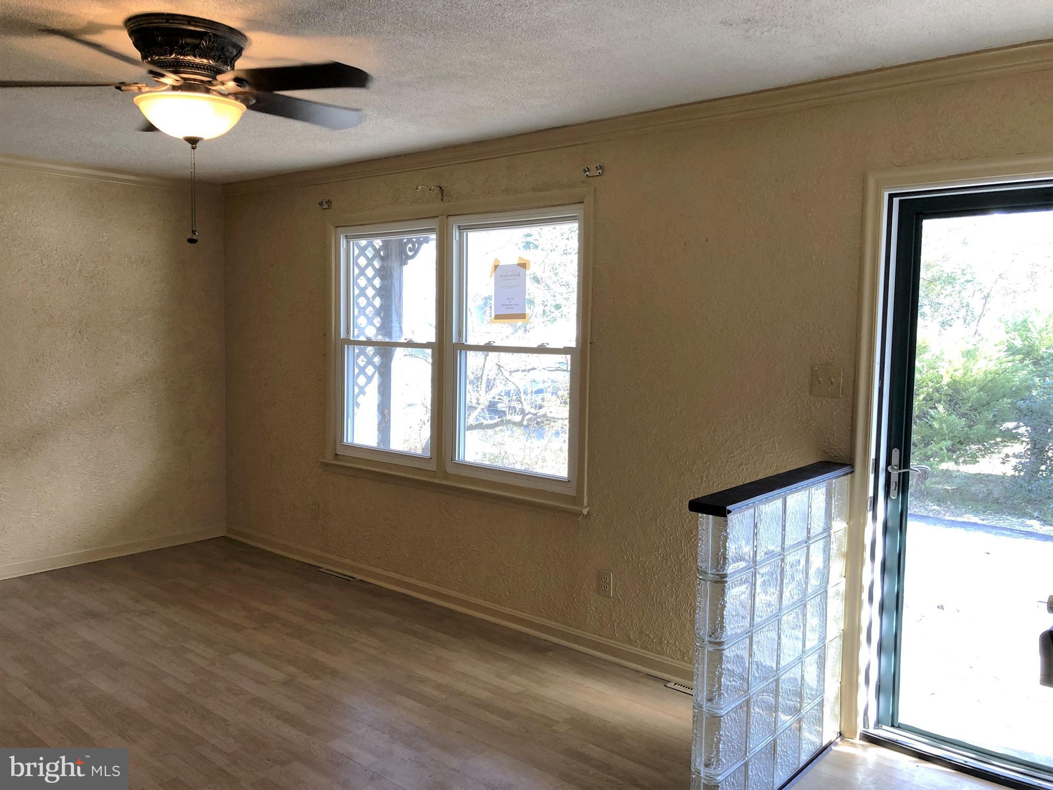 792 Stinchcomb Road Severna Park, MD 21146 - Photo 6 of 40 Living Room at Entry