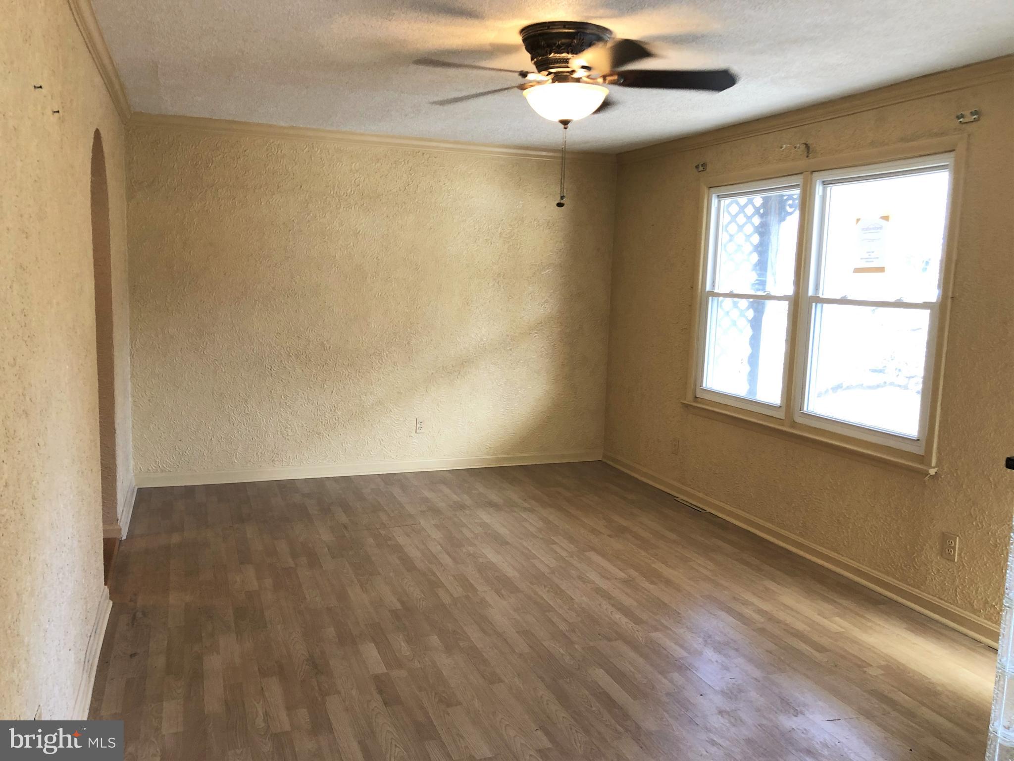 792 Stinchcomb Road Severna Park, MD 21146 - Photo 7 of 40 Living Room