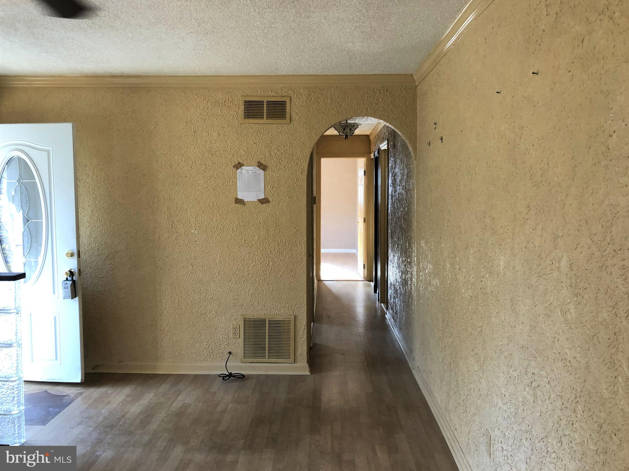 792 Stinchcomb Road Severna Park, MD 21146 - Photo 8 of 40 Living Room to Bedroom Hallway