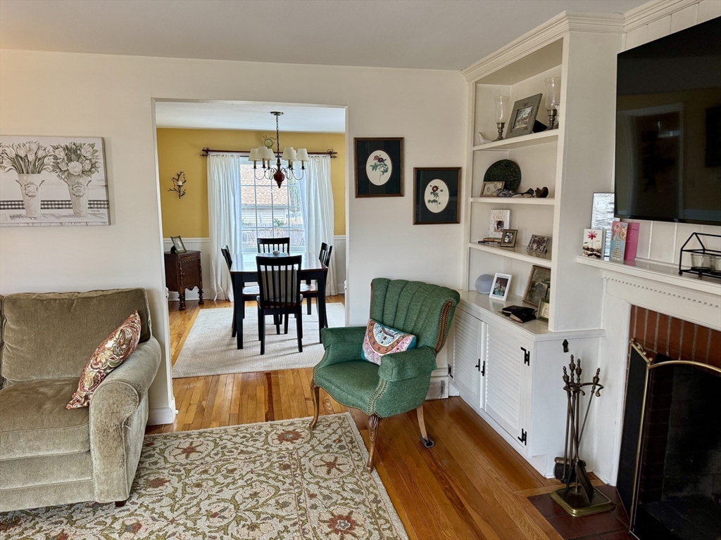 156 Ashbrook Street Springfield, MA 01118 - Photo 8 of 36