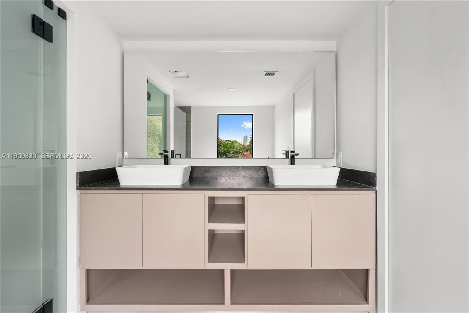 1431 Southwest 20th Street Miami, FL 33145 - Photo 31 of 49