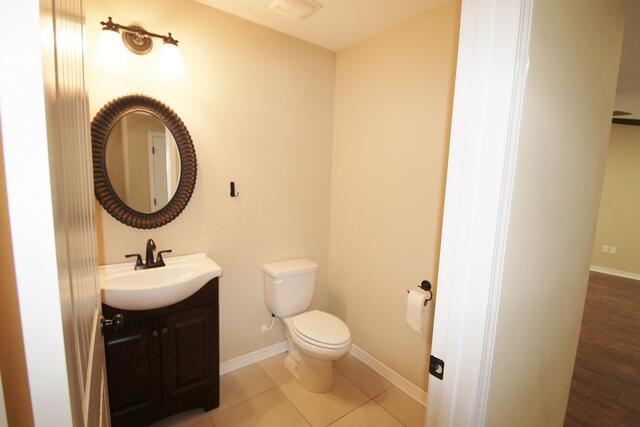220 Wainwright Drive Crestview, FL 32539 - Photo 7 of 25 a bathroom with a sink and a mirror