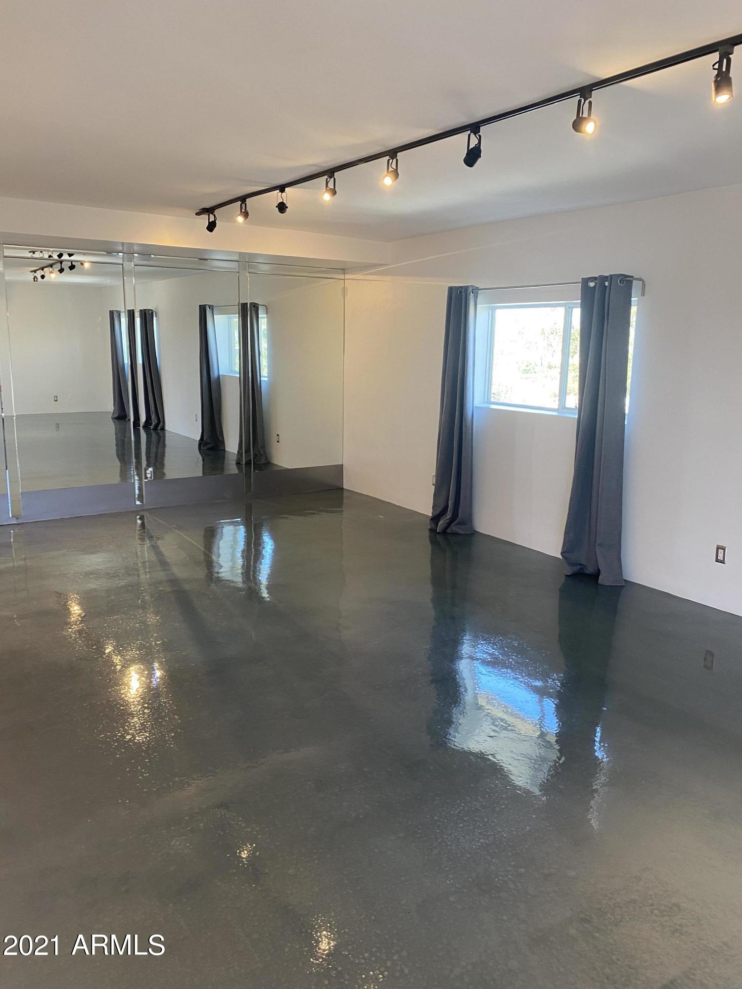 353 East Thomas Road, Unit C501 Phoenix, AZ 85012 - Photo 4 of 32 living