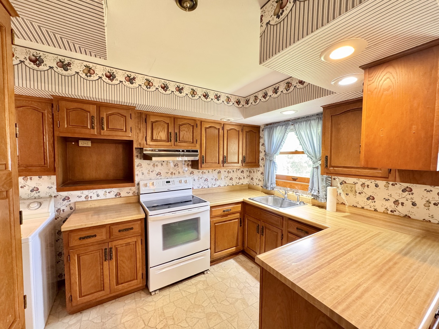 1203 4th Avenue Dixon, IL 61021 - Photo 7 of 13