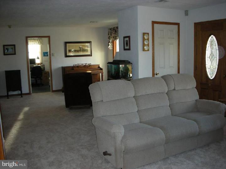 328 Sheeder Road Phoenixville, PA 19460 - Photo 3 of 21 Living Room