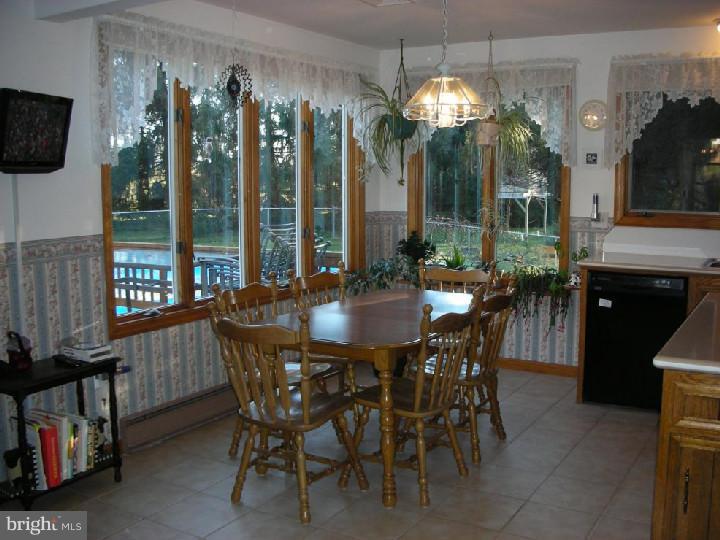 328 Sheeder Road Phoenixville, PA 19460 - Photo 7 of 21 Kitchen