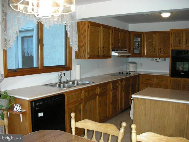 328 Sheeder Road Phoenixville, PA 19460 - Photo 8 of 21 Kitchen