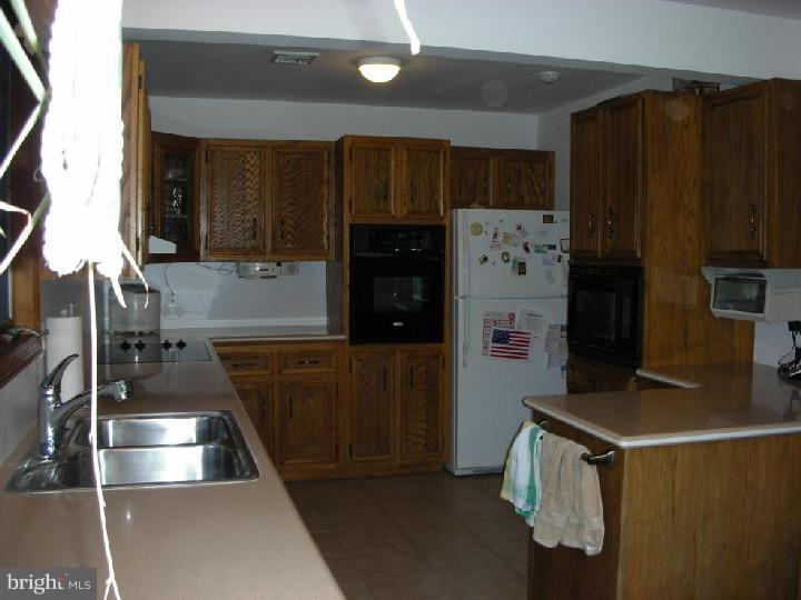 328 Sheeder Road Phoenixville, PA 19460 - Photo 9 of 21 Kitchen