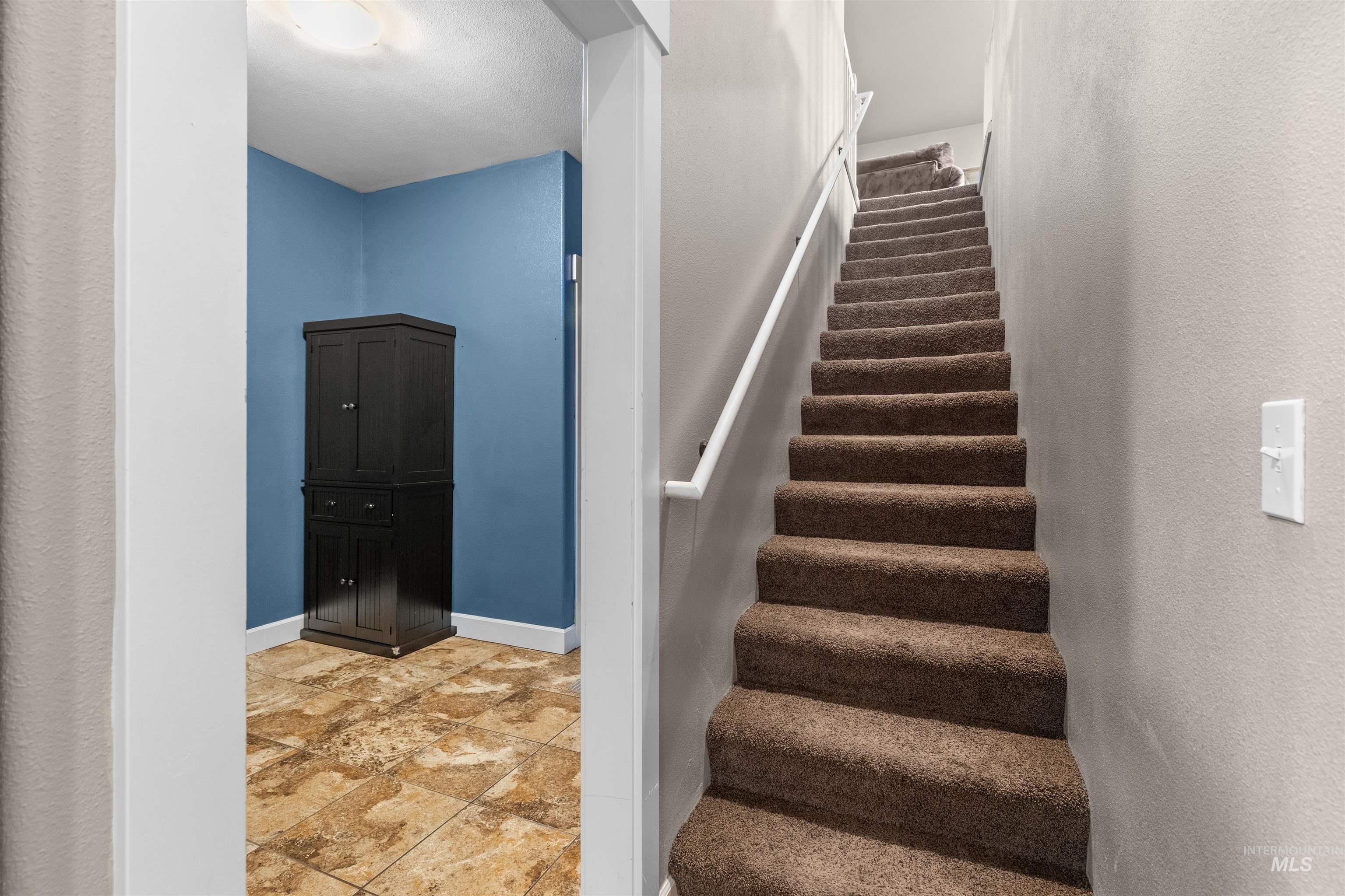 3810 21st Street Lewiston, ID 83501 - Photo 25 of 39 Staircase with baseboards