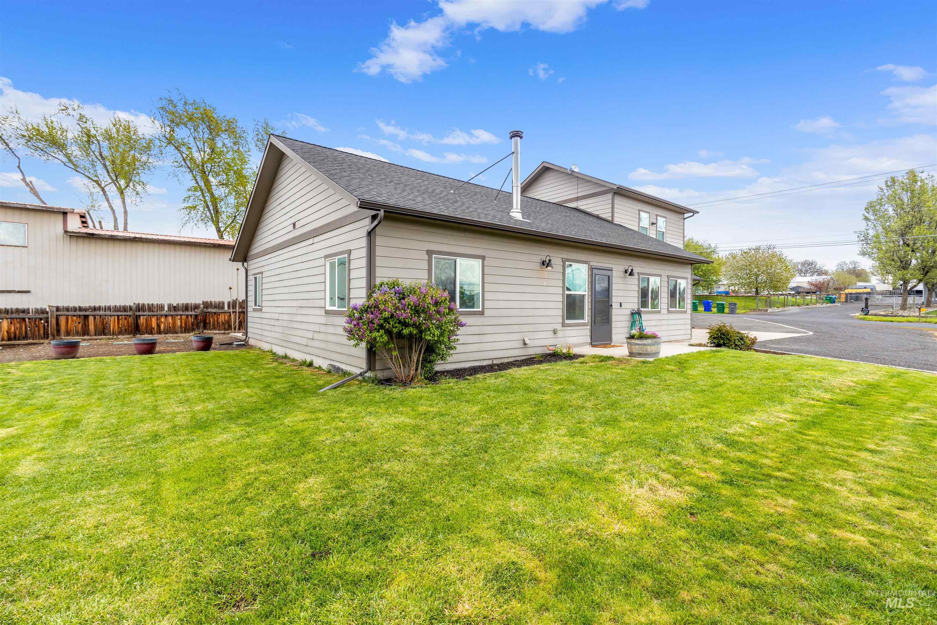 3810 21st Street Lewiston, ID 83501 - Photo 4 of 39 Back of property featuring a shingled roof