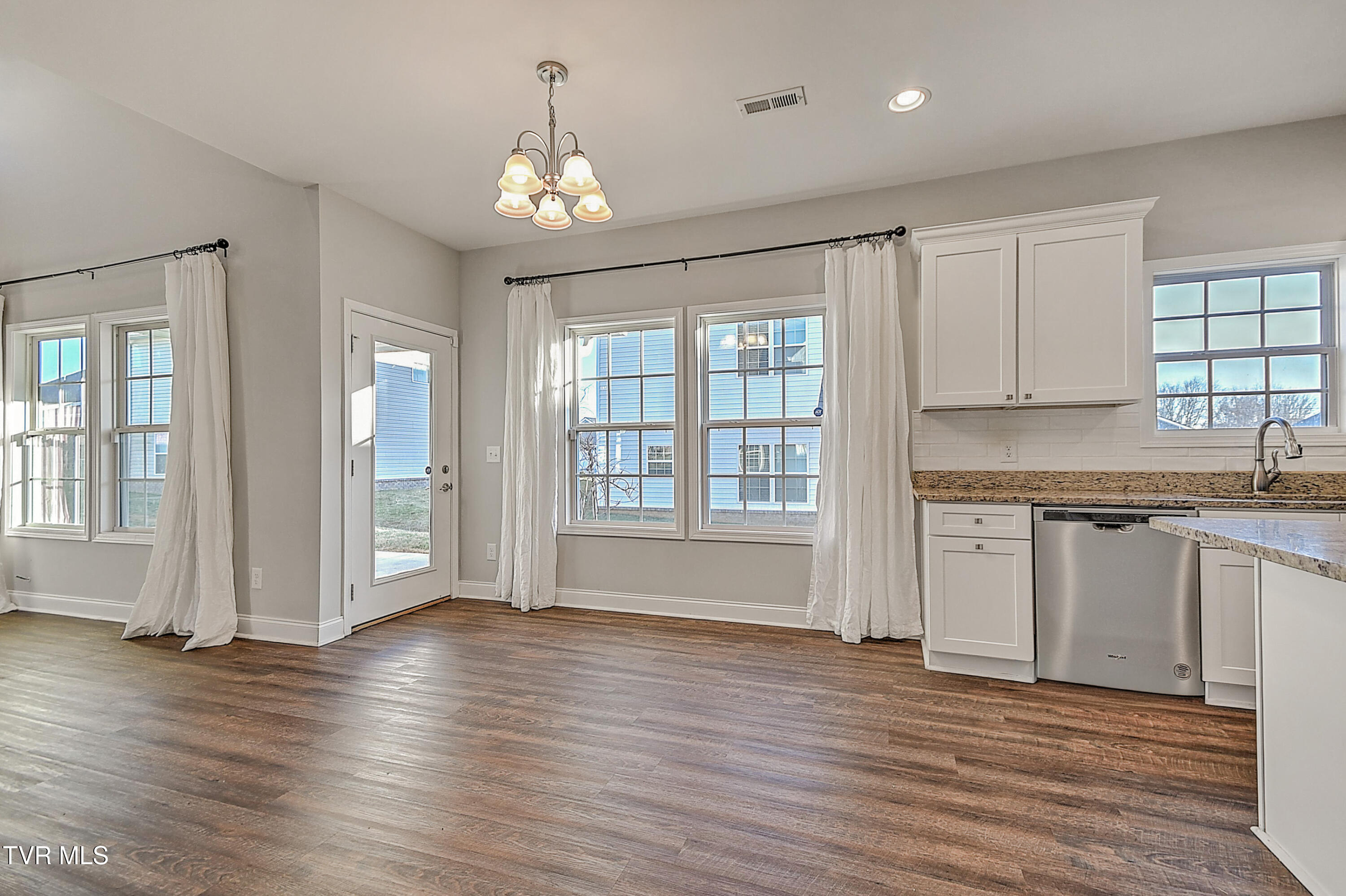 201 Gunners Way Gray, TN 37615 - Photo 9 of 38 201 Gunners Way DA-12