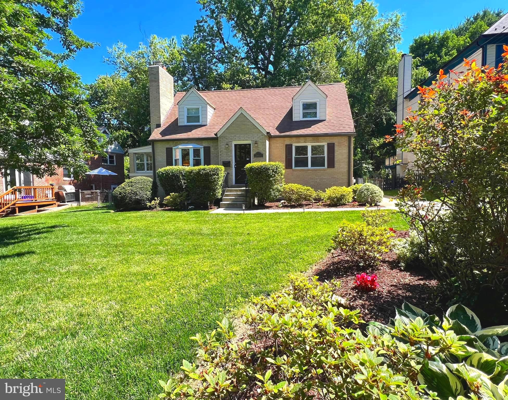 8909 2nd Avenue Silver Spring, MD 20910 - Photo 1 of 48 Location, location... 7/10th's of a mile to Metro!