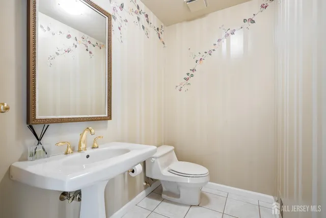 $1,250,000 | 3 Franklin Court, East Brunswick, NJ 08816