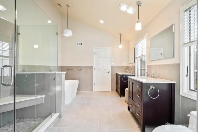 $1,250,000 | 3 Franklin Court, East Brunswick, NJ 08816