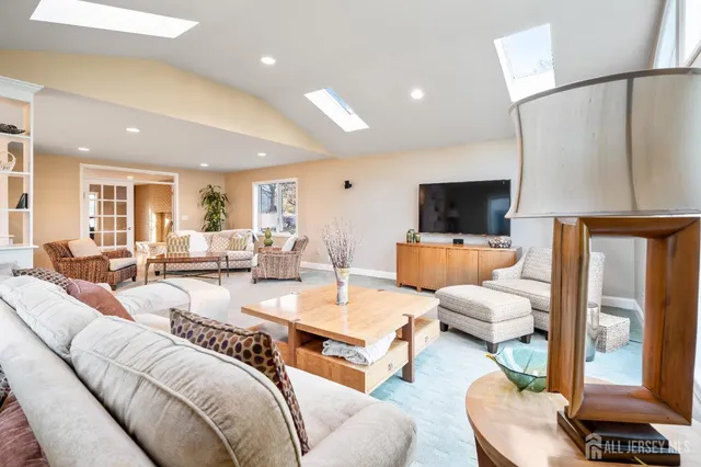 $1,250,000 | 3 Franklin Court, East Brunswick, NJ 08816