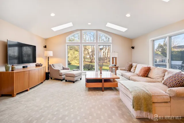 $1,250,000 | 3 Franklin Court, East Brunswick, NJ 08816