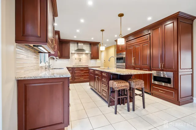 $1,250,000 | 3 Franklin Court, East Brunswick, NJ 08816
