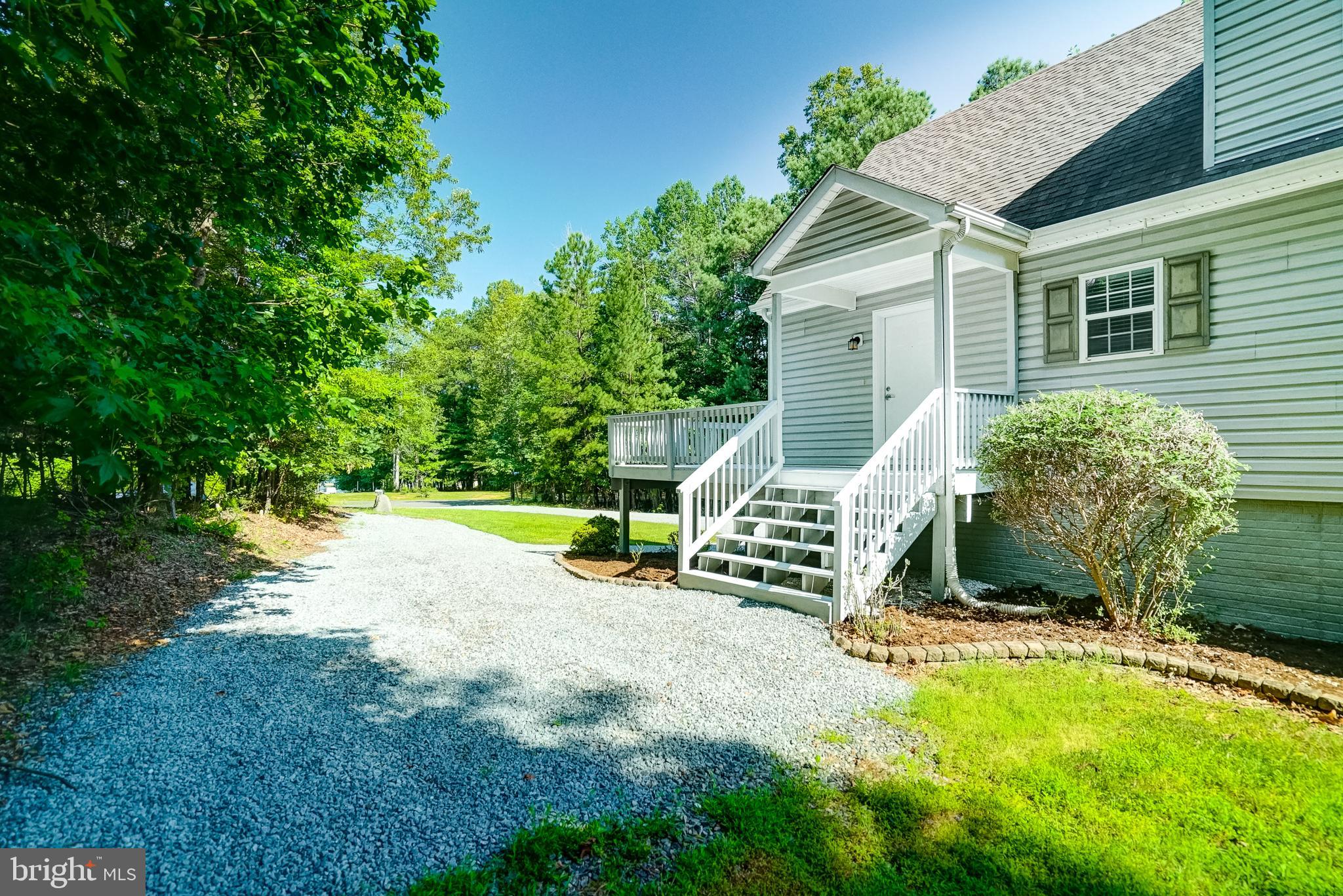 444 Point Drive Bumpass, VA 23024 - Photo 12 of 68