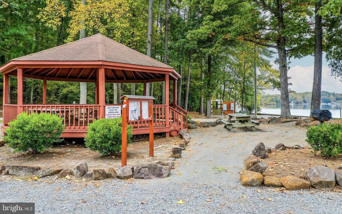 444 Point Drive Bumpass, VA 23024 - Photo 7 of 68