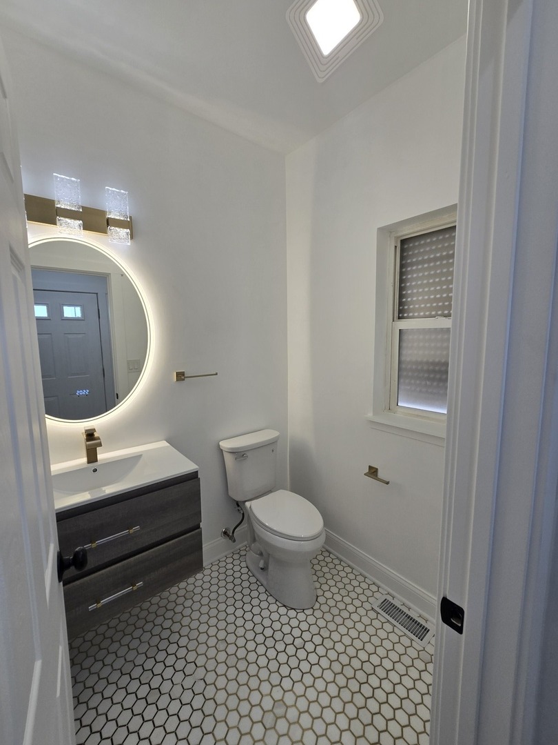 8620 South Normal Avenue Chicago, IL 60620 - Photo 8 of 29 Gallery Image 8