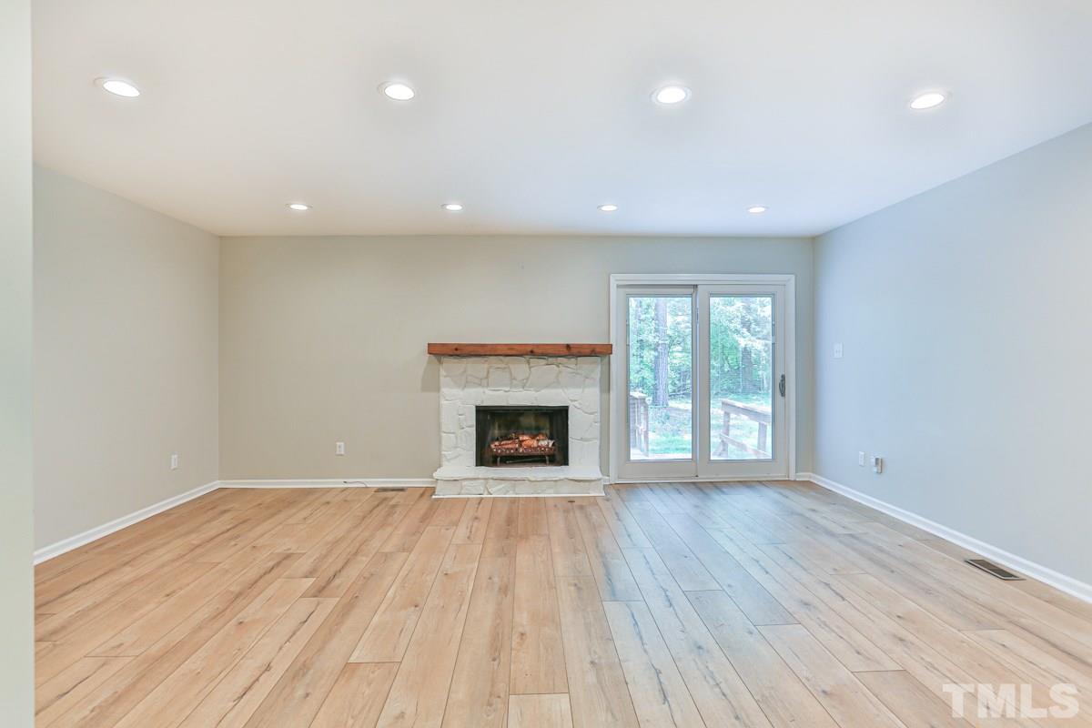 5752 Forest Lawn Court Raleigh, NC 27612 - Photo 4 of 27 Gallery Image 4