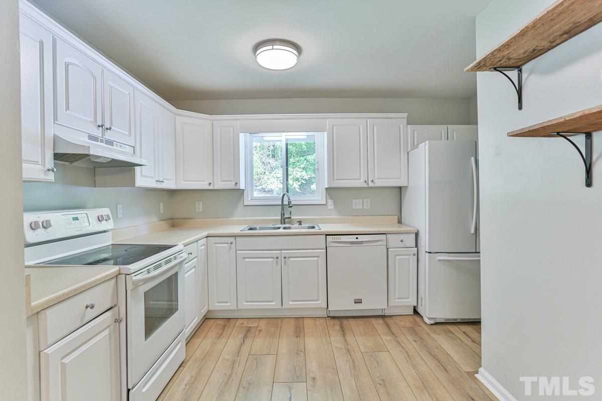 5752 Forest Lawn Court Raleigh, NC 27612 - Photo 9 of 27 Gallery Image 9