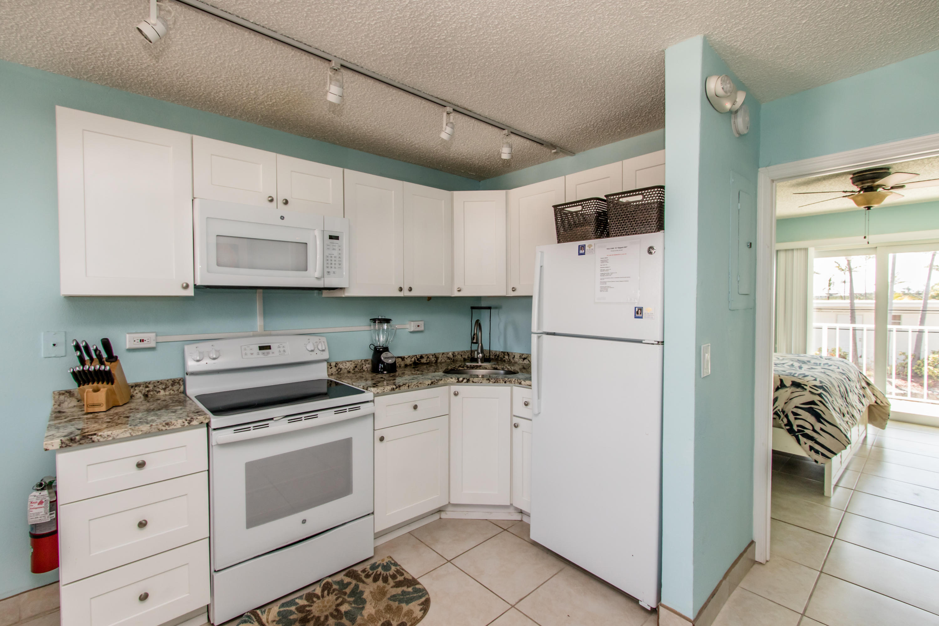 21 Sombrero Boulevard, Unit 203 Marathon, FL 33050 - Photo 18 of 44 Skipjack 203-4040