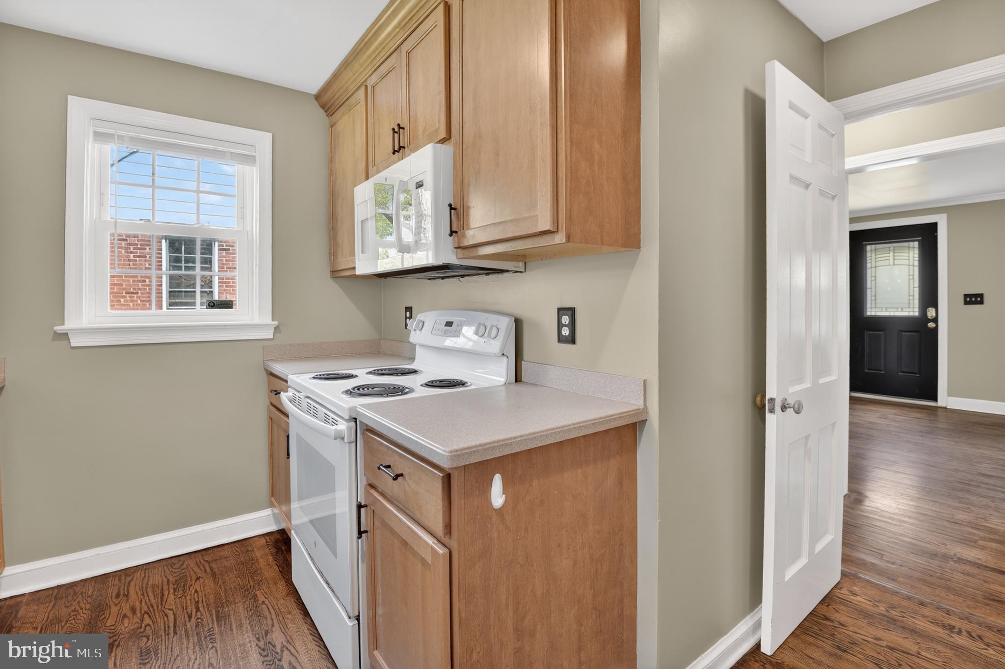 1908 Brisbane Street Silver Spring, MD 20902 - Photo 7 of 33