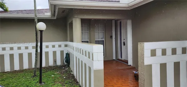 $3,500 | 4725 Southwest 143rd Avenue, Miami, FL 33175
