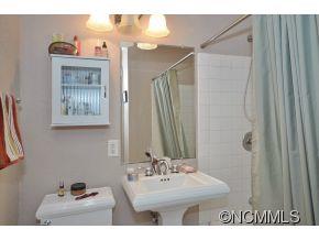 19 Maplewood Road Asheville, NC 28804 - Photo 9 of 12 Gallery Image 9