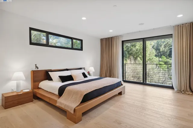 $2,600,000 | 3 West Circle, Oakland, CA 94611