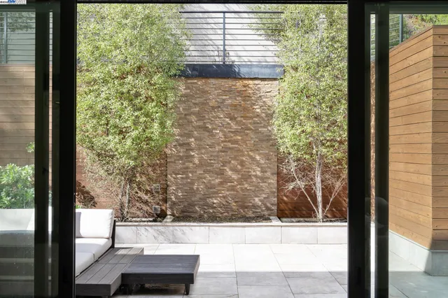 $2,600,000 | 3 West Circle, Oakland, CA 94611