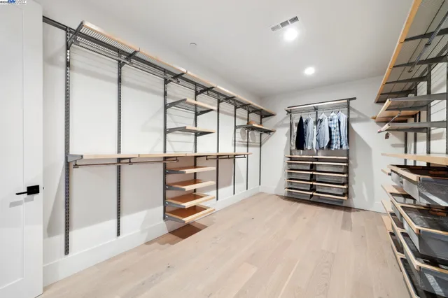 $2,600,000 | 3 West Circle, Oakland, CA 94611