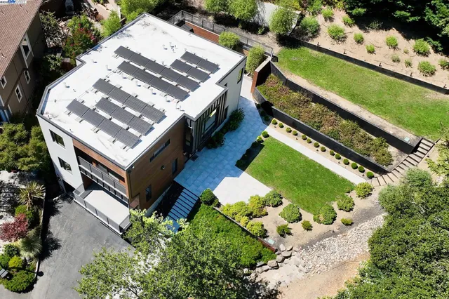 $2,600,000 | 3 West Circle, Oakland, CA 94611