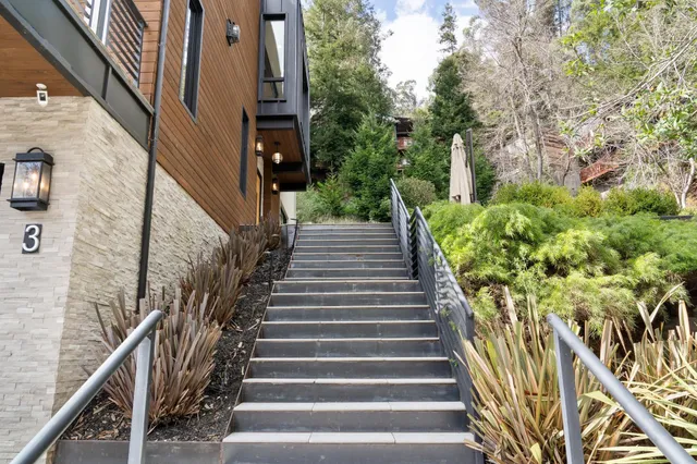 $2,600,000 | 3 West Circle, Oakland, CA 94611