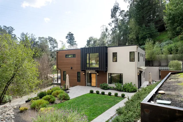 $2,600,000 | 3 West Circle, Oakland, CA 94611