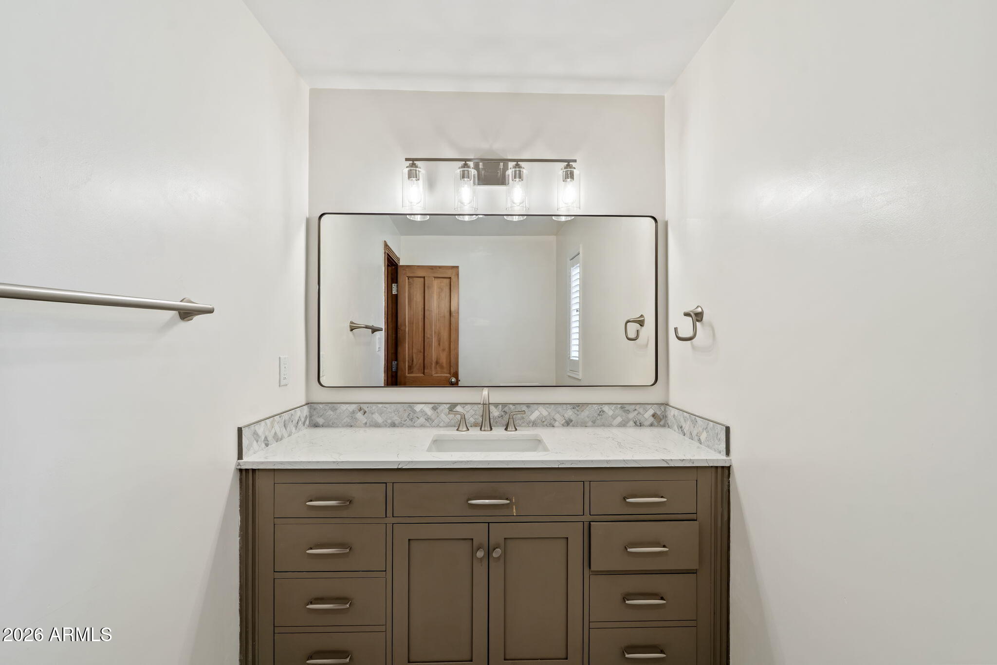 125 East Coronado Road Phoenix, AZ 85004 - Photo 28 of 58 29-web-or-mls-DSC_2029