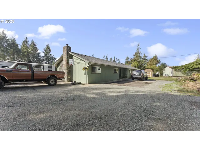 $605,000 | 96620 Highway 42, Coquille, OR 97423