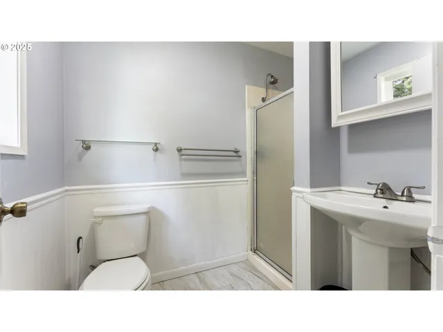 $605,000 | 96620 Highway 42, Coquille, OR 97423