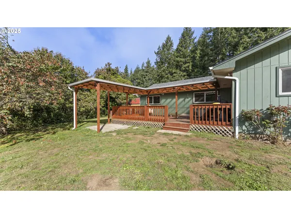 $590,000 | 96620 Highway 42, Coquille, OR 97423