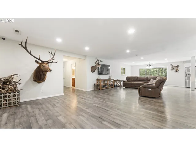 $605,000 | 96620 Highway 42, Coquille, OR 97423