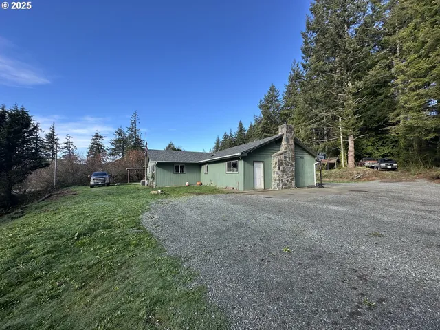 $605,000 | 96620 Highway 42, Coquille, OR 97423