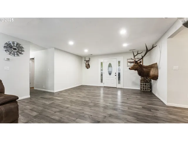 $605,000 | 96620 Highway 42, Coquille, OR 97423