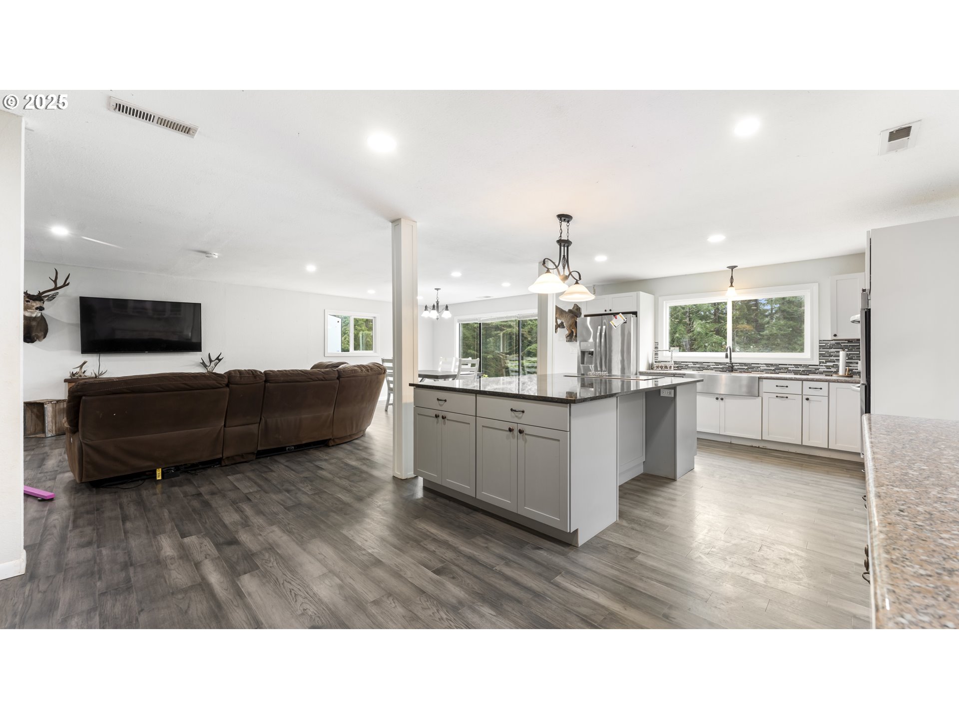 96620 Highway 42 Coquille, OR 97423 - Photo 9 of 37