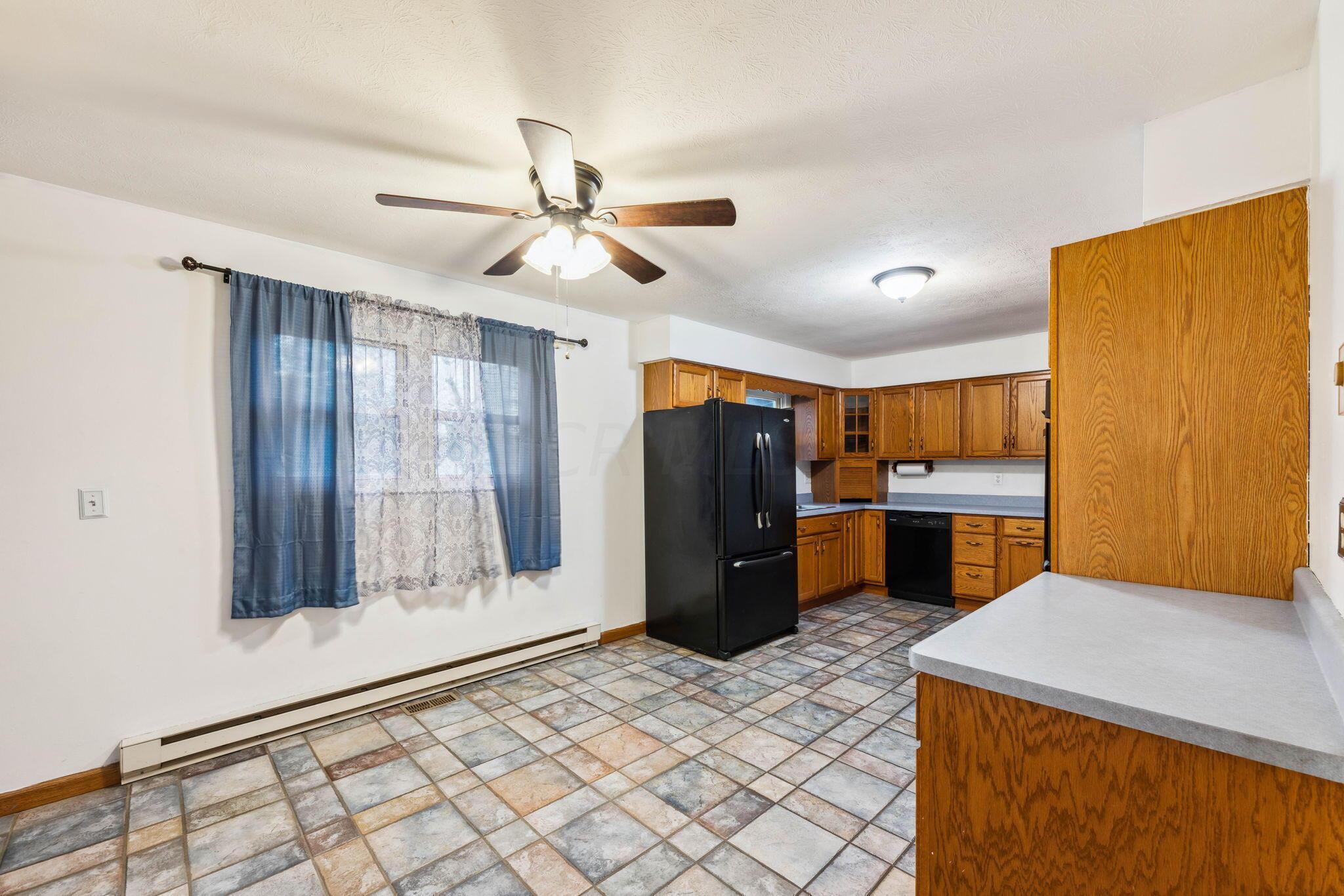 175 Helen Road Southwest Pataskala, OH 43062 - Photo 7 of 44 Kitchen