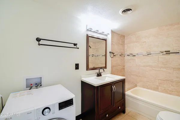$1,295 | 3416 North 44th Street, Unit 8, Phoenix, AZ 85018